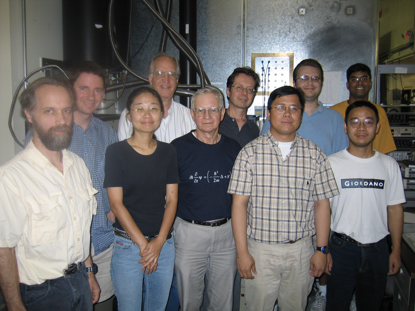 Dragt (rear, white shirt) with colleagues in the Center for Superconductivity Research (now QMC).